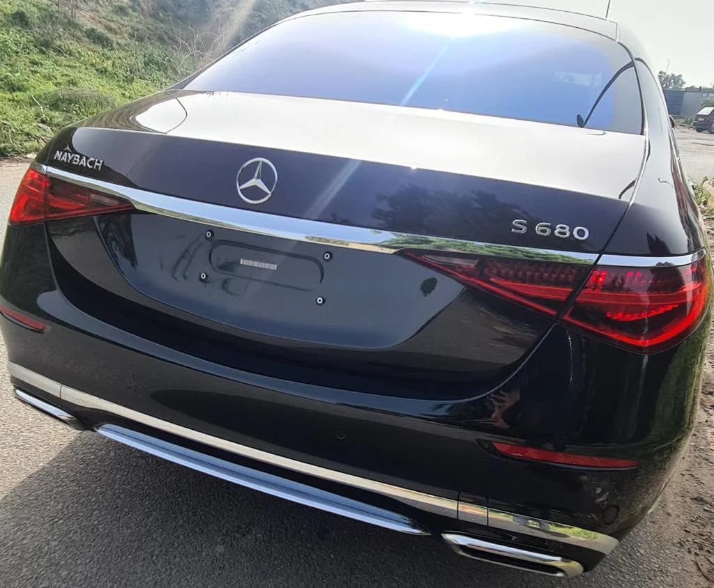 Maybach S680 vs Rolls-Royce Ghost: Which Luxury Sedan to Hire in Morocco